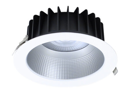 DO20_Titel_Weisser_Ring_Alu_Korpus_facettiert